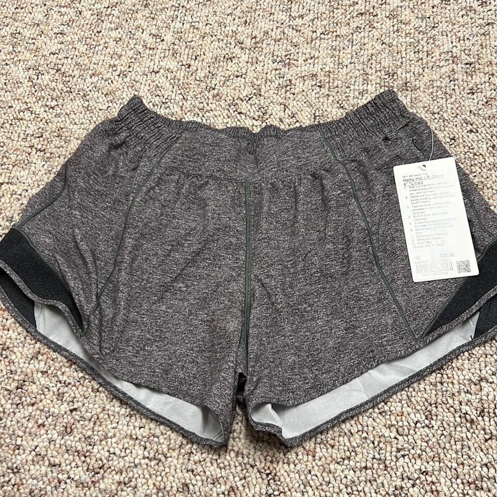 NWT lululemon hotty hot shirt 4” lined